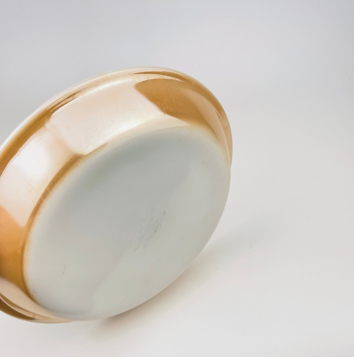 Product image for 'vintage fire king peach lustreware 9 pie plate dish made in usa 460' (view 0113d4)