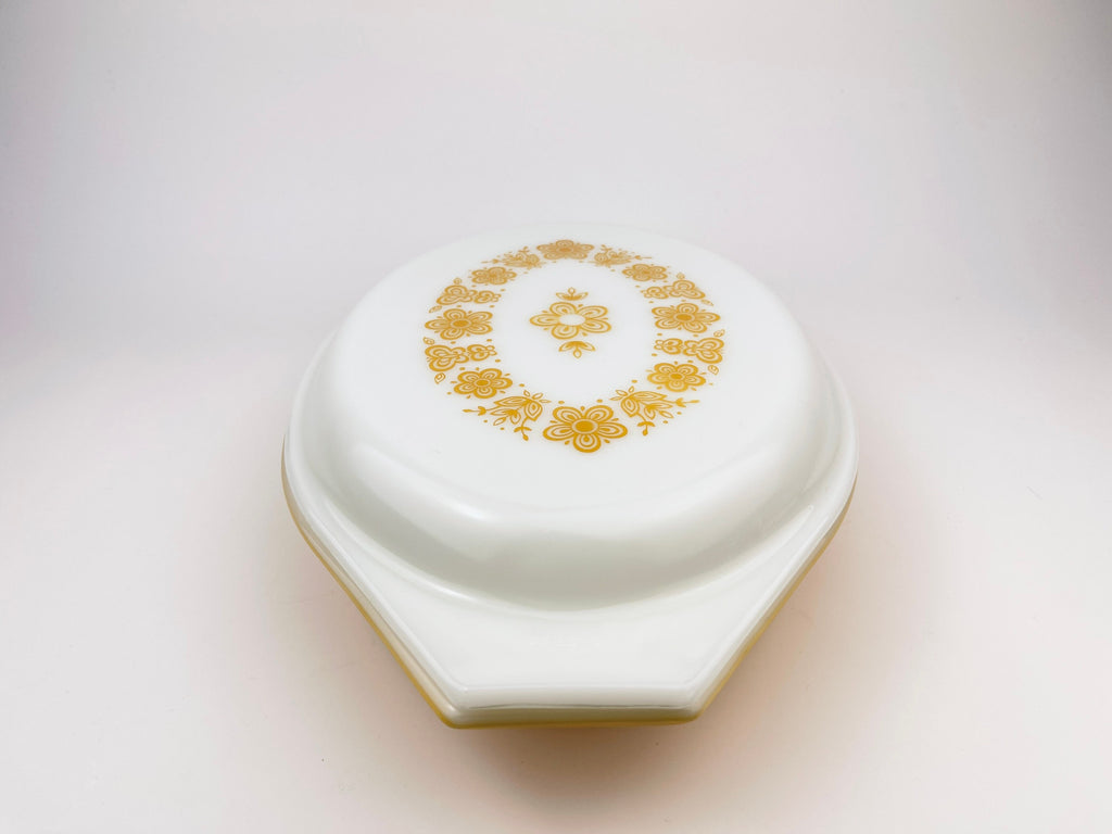Product image for 'vintage butterfly gold pyrex divided casserole dish 1 qt' (view 138dc4)