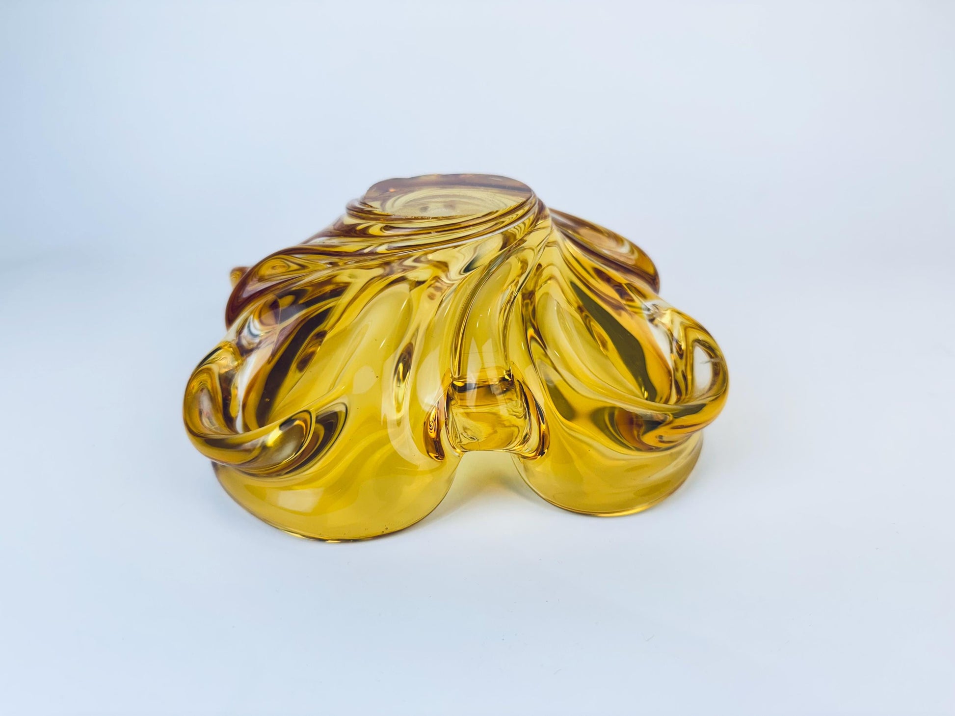 Product image for 'vintage amber chalet glass ashtray bowl made in canada' (view 03520f)