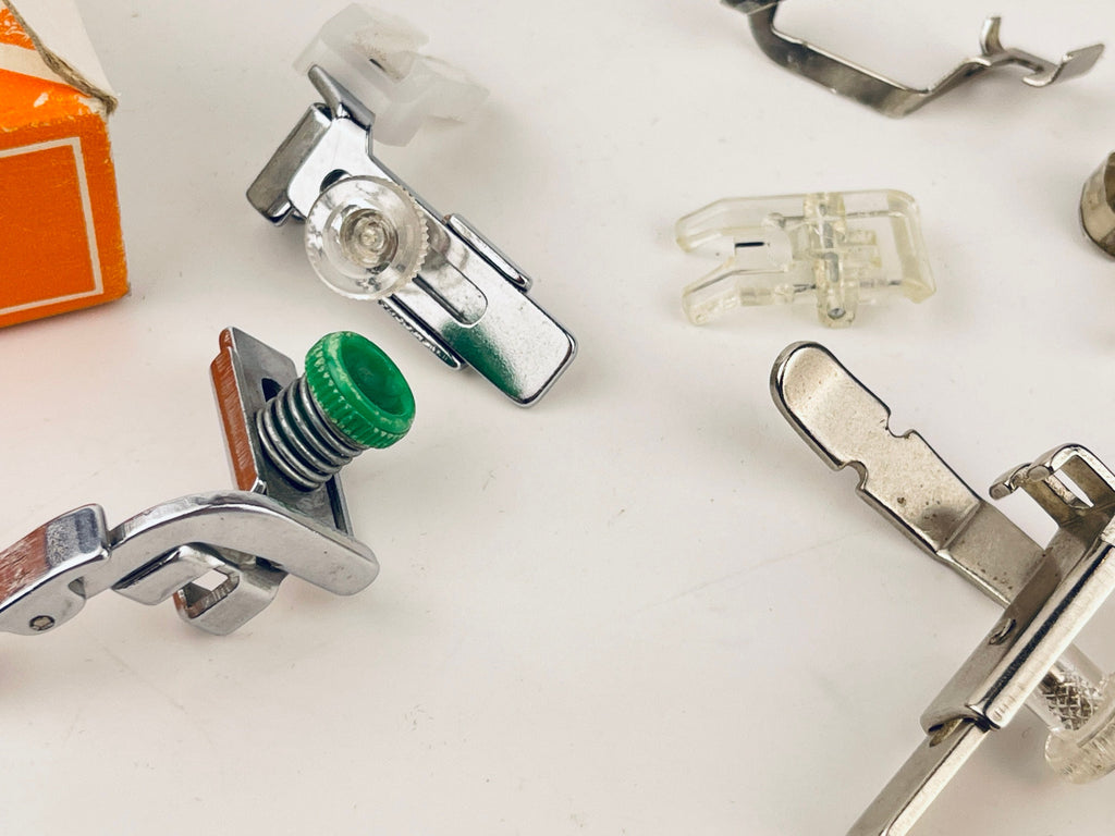 Product image for 'vintage singer needle plate presser foot parts model no 381087 box included' (view 043fde)