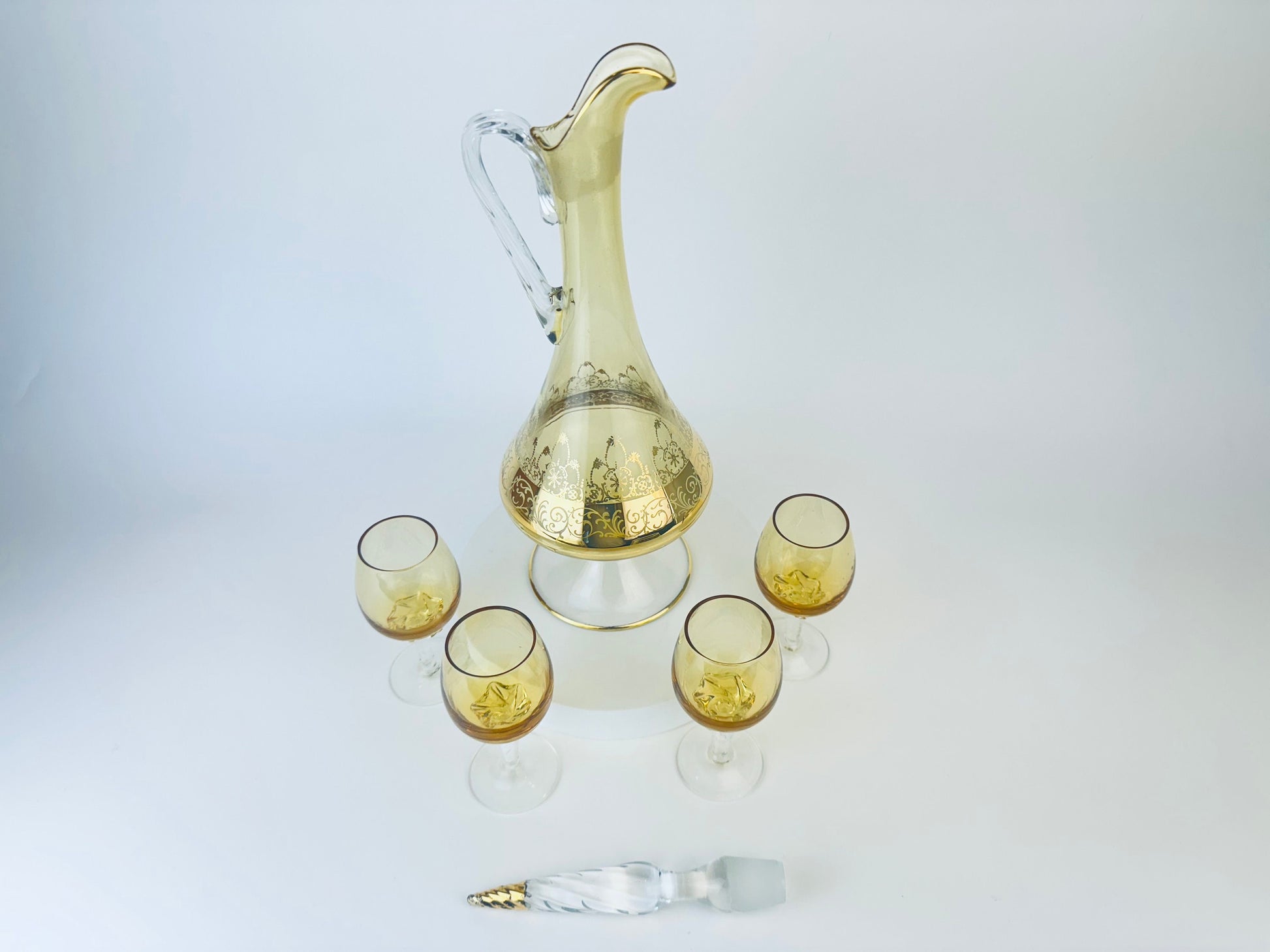 Product image for 'vintage amber gold crystal drink ware barware set decanter four 4 aperitif swirl pedestal glasses barware gift' (view a4ba82)