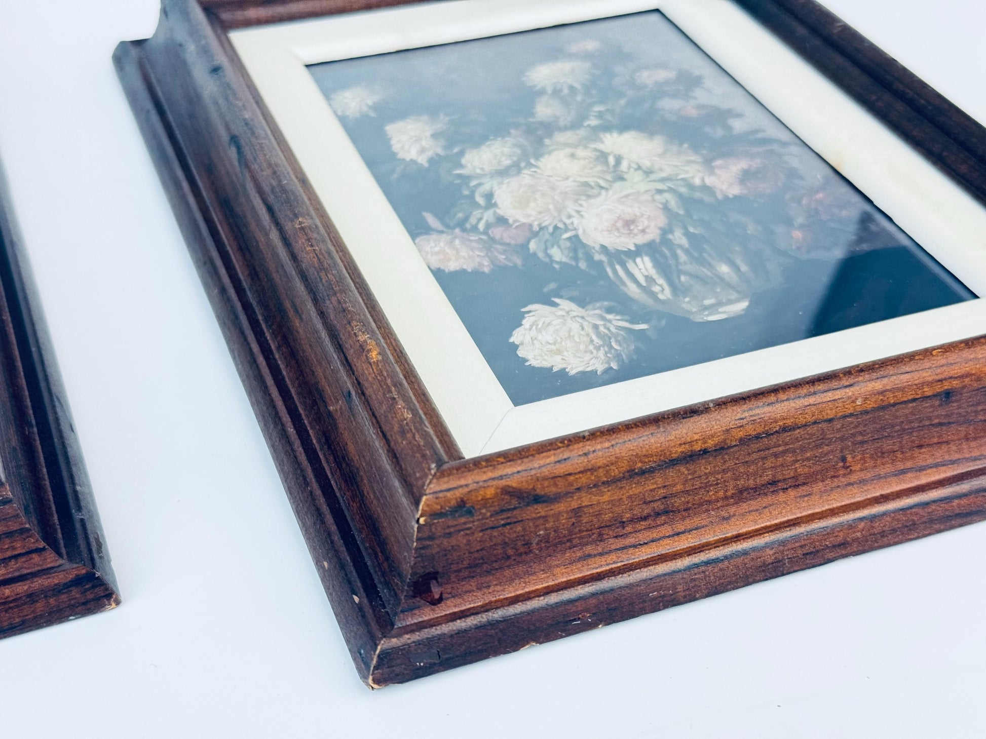 Product image for 'vintage two toned brown white wood wall mount picture frame 5 x 7 sold separately' (view 1f1e76)