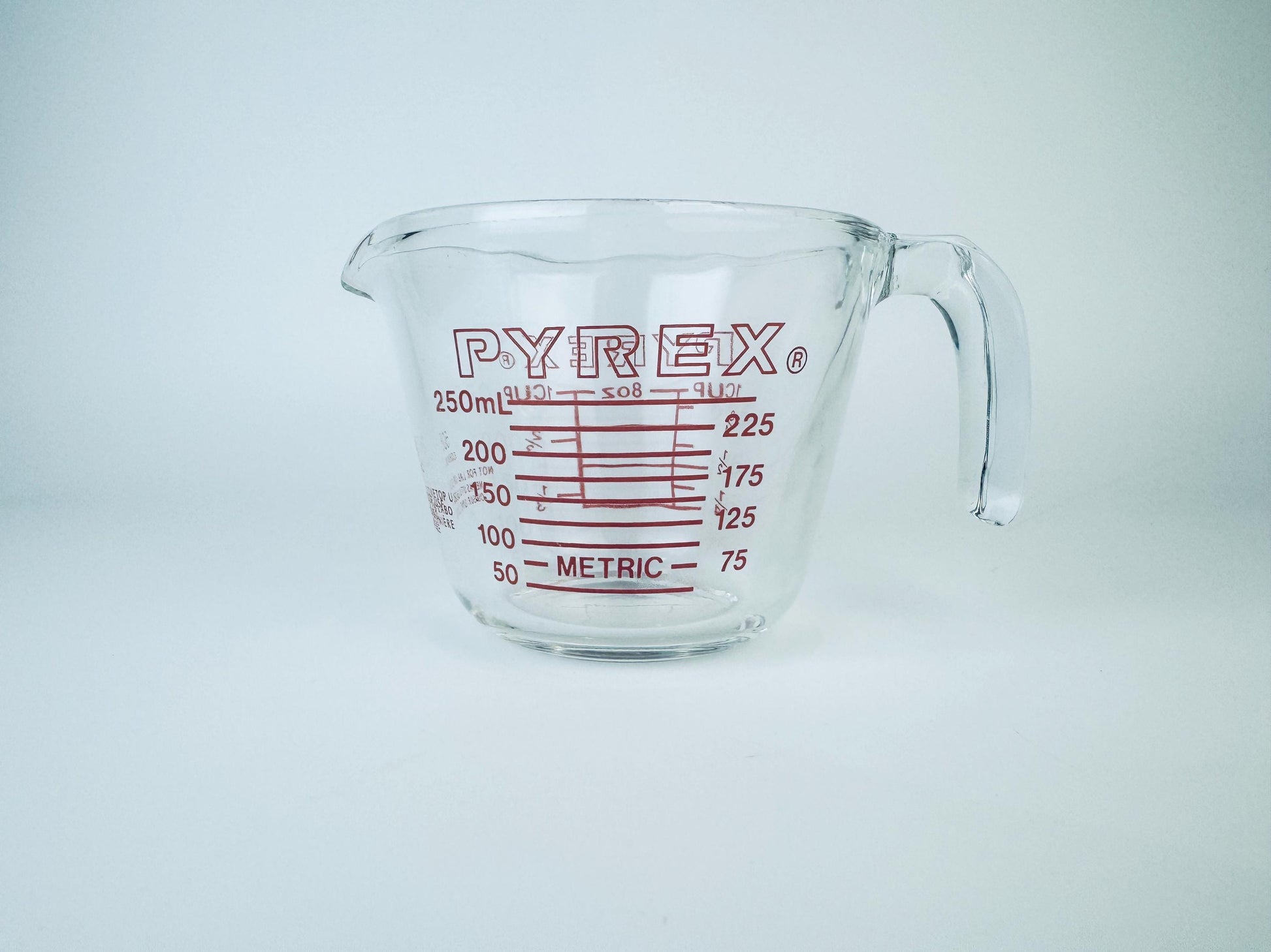 Product image for 'vintage pyrex 508 glass measuring cup 1 cup 250 ml metric imperial system made in usa' (view 11a49e)