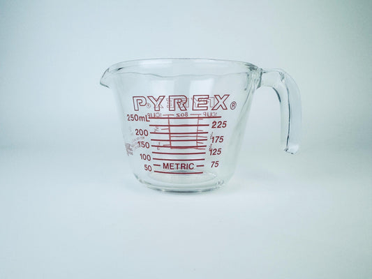 Product image for 'vintage pyrex 508 glass measuring cup 1 cup 250 ml metric imperial system made in usa' (view 11a49e)