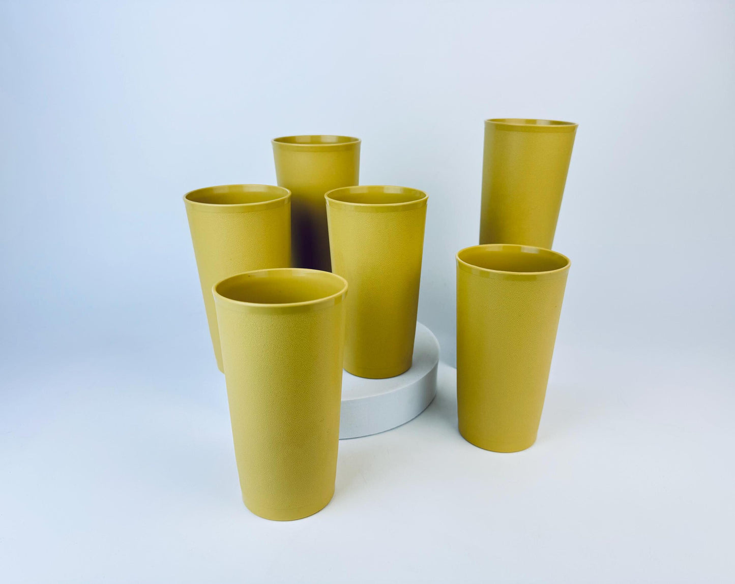Product image for 'vintage golden harvest plastic tupperware cups set of six 6 made in canada' (view 72f6ec)