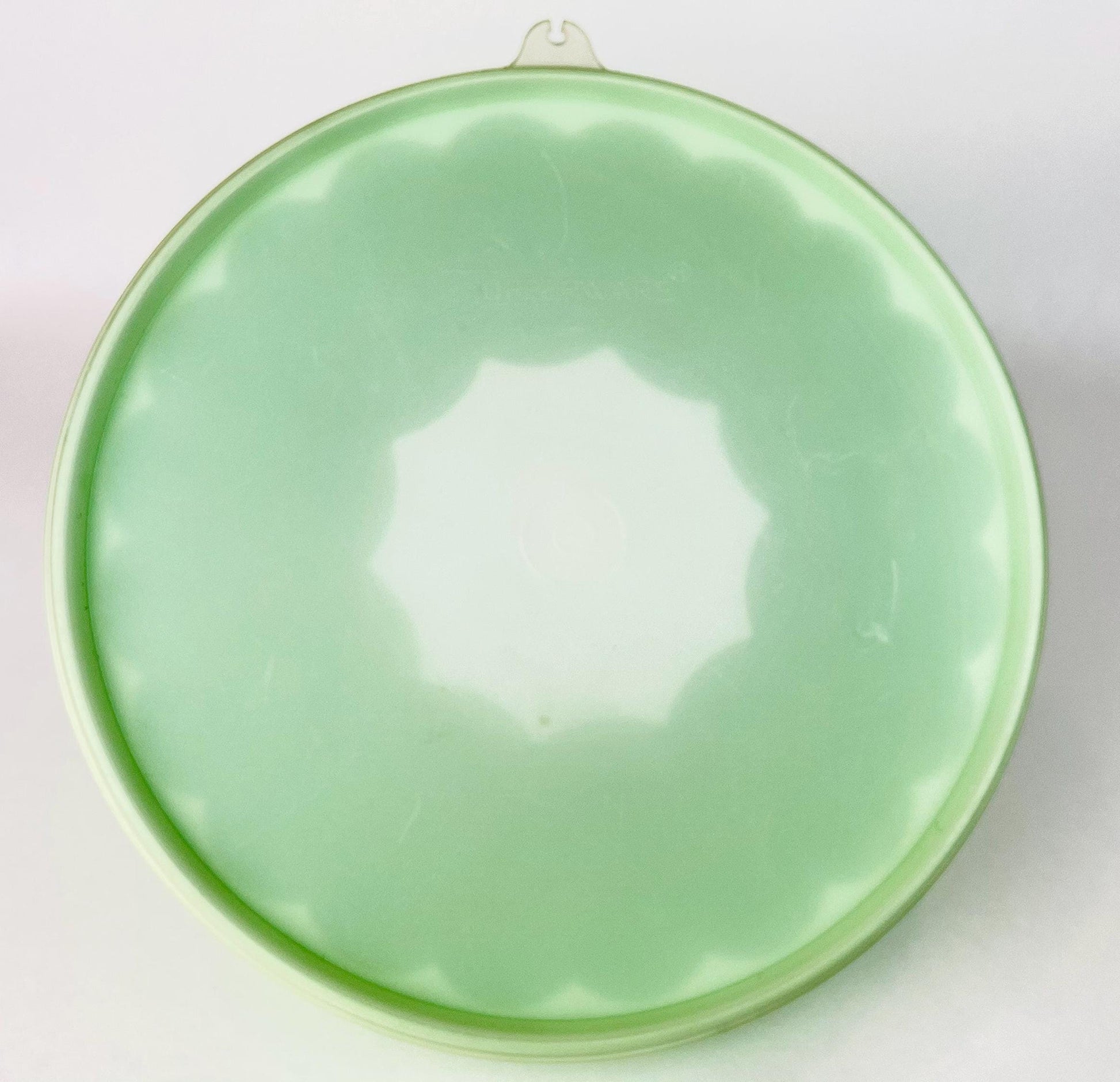Product image for 'vintage tupperware jello mould lime green clear' (view 411718)
