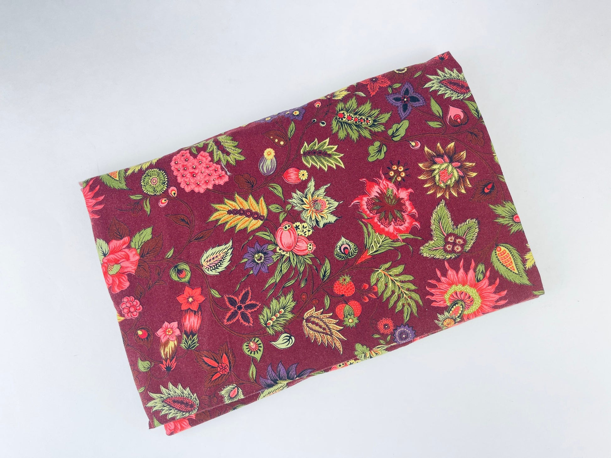 Product image for 'vintage maroon floral fabric 42 x 58 100 cotton' (view d7c6ca)