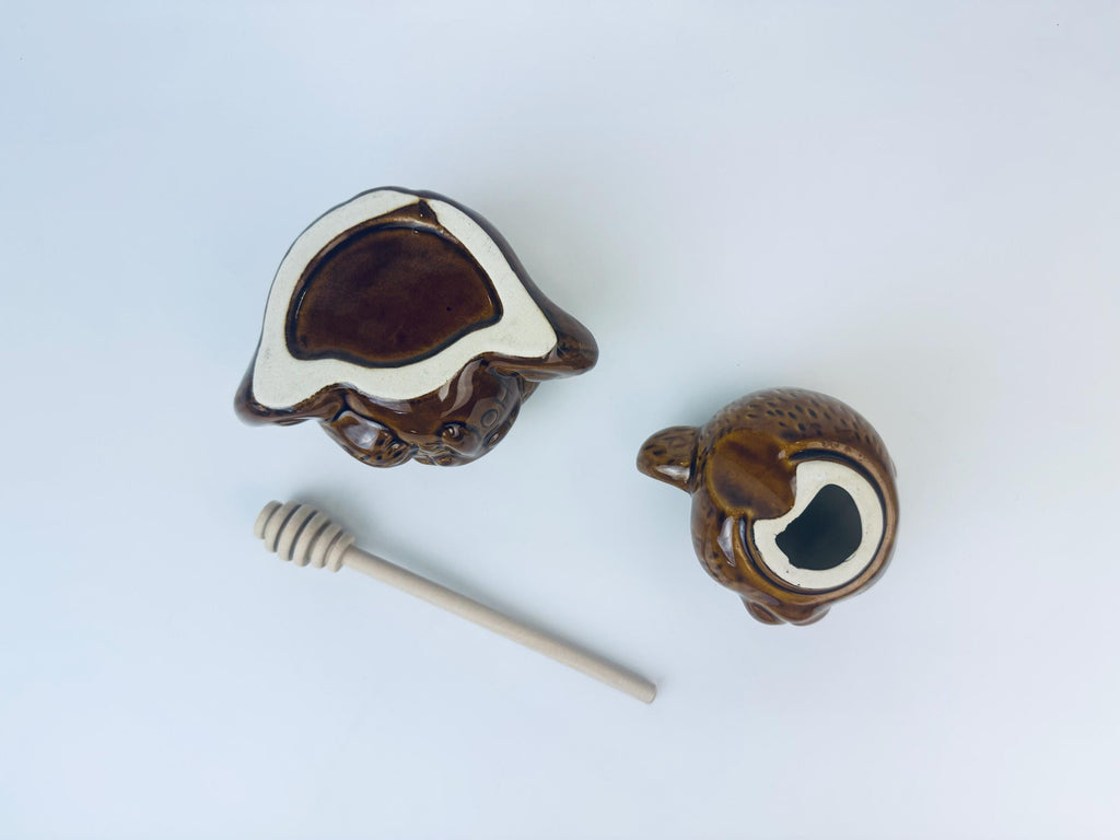 Product image for 'vintage glazed ceramic bear honey pot jar wooden honey dipper' (view 4d3bc9)