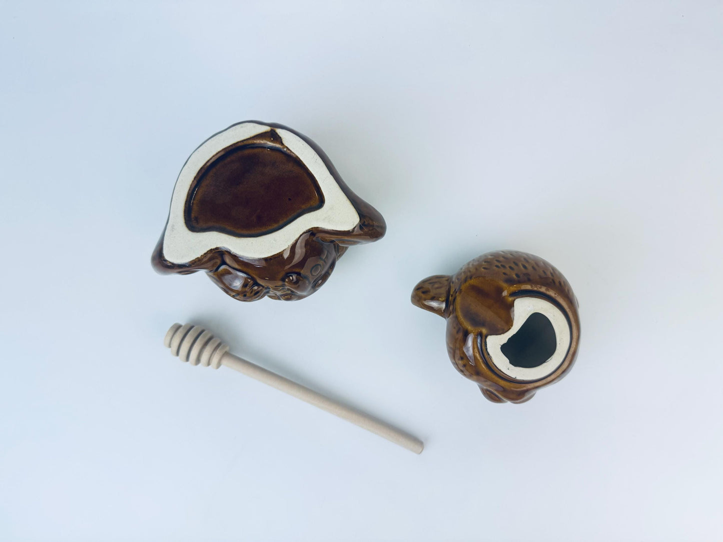Product image for 'vintage glazed ceramic bear honey pot jar wooden honey dipper' (view 4d3bc9)