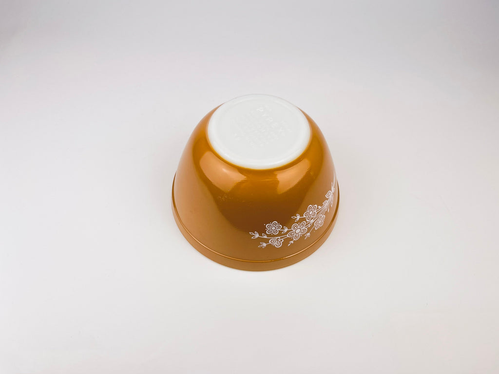 Product image for 'vintage butterfly gold pyrex mixing bowl 401 1 59 pt 750 ml' (view 12c66a)
