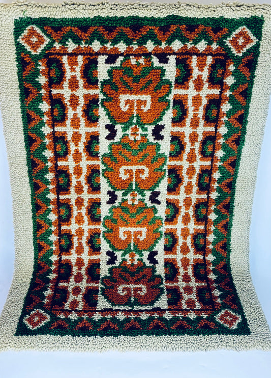 Product image for 'vintage handmade geometric latch hook tapestry wall hanging 30 x 43' (view 390abd)