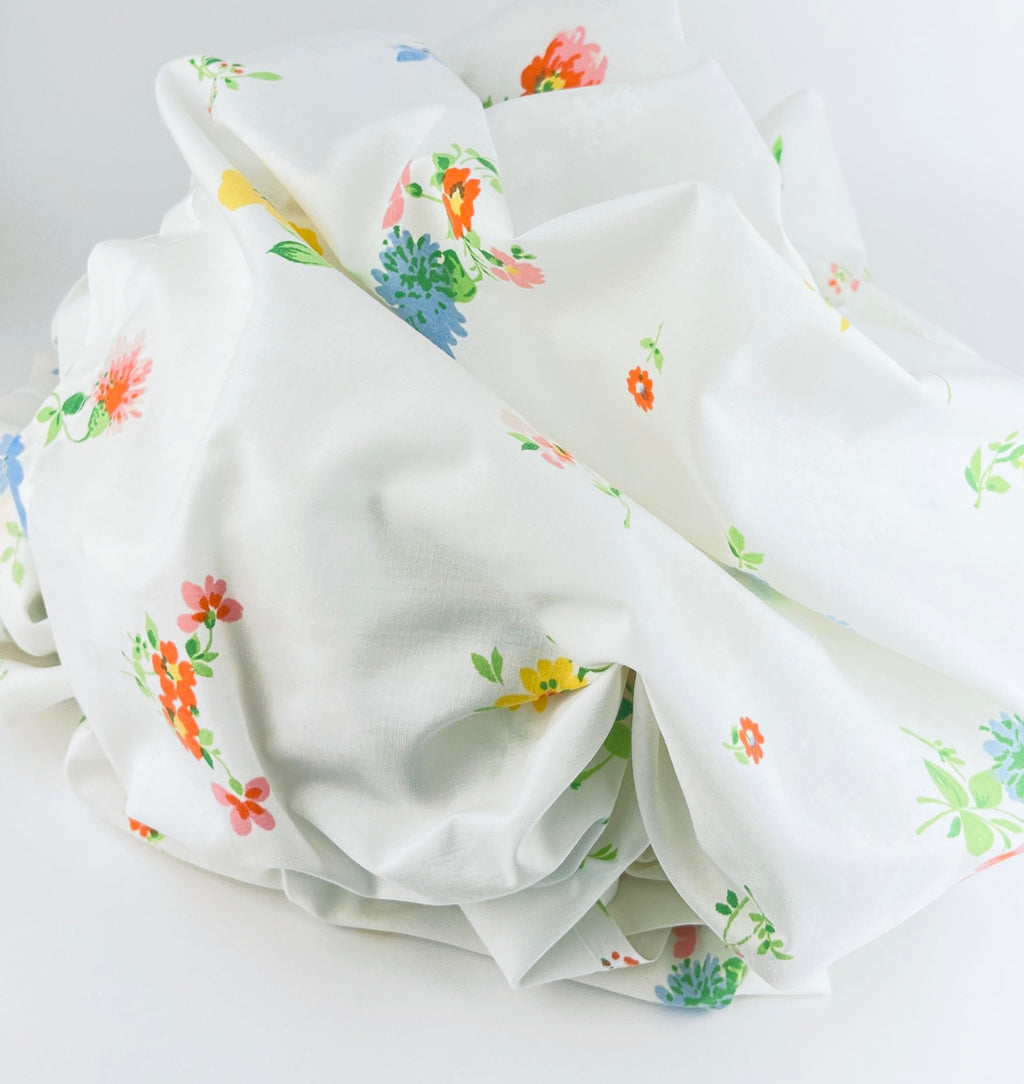 Product image for 'vintage 1970s montgomery ward floral twin double flat sheet made in canada' (view 63248d)