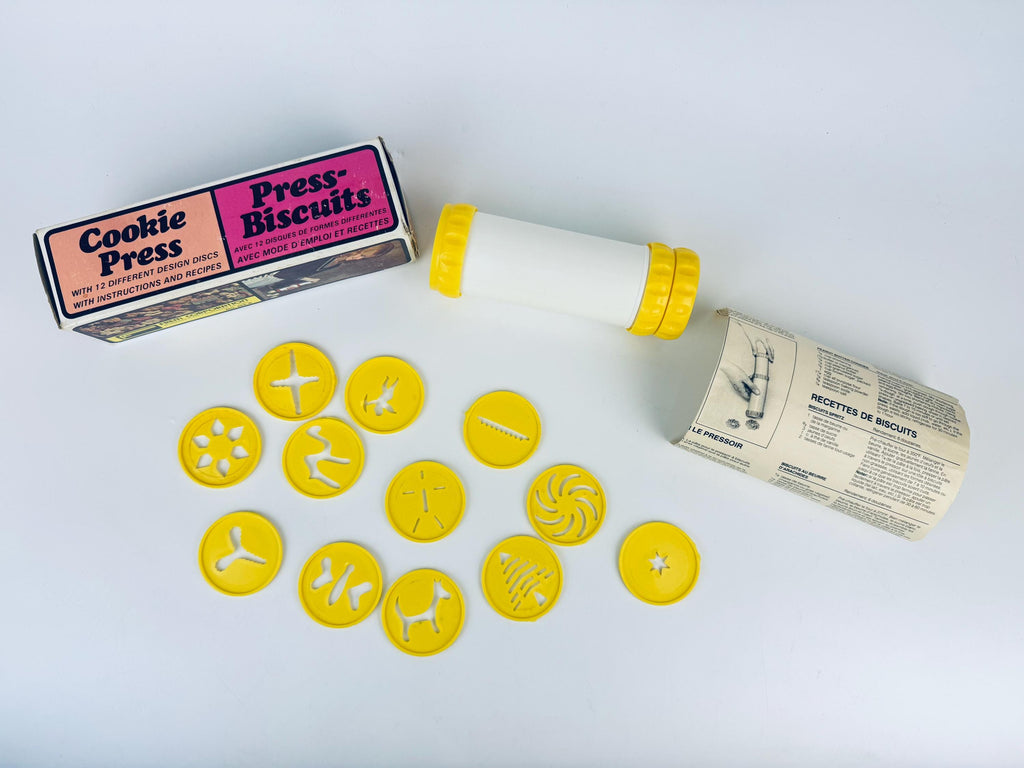 Product image for 'vintage plastic cookie press 12 design discs' (view 4999e1)