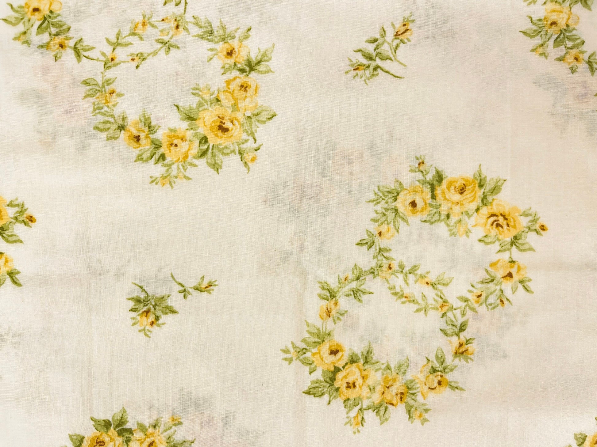 Product image for 'vintage dan river dantrel standard queen beige yellow floral pillow cases set of two 2 no iron muslin made in usa' (view fe60fb)