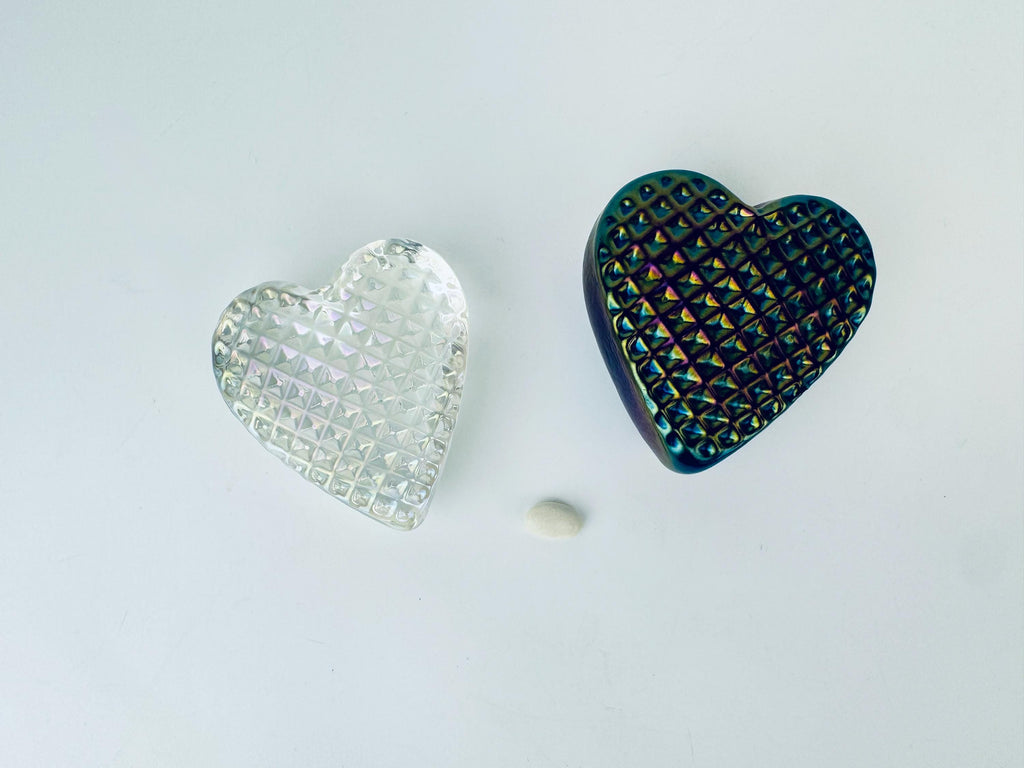 Product image for 'vintage robert held heart shaped iridescent art glass paperweights rainbow clear pattern sold separately' (view 2f2165)