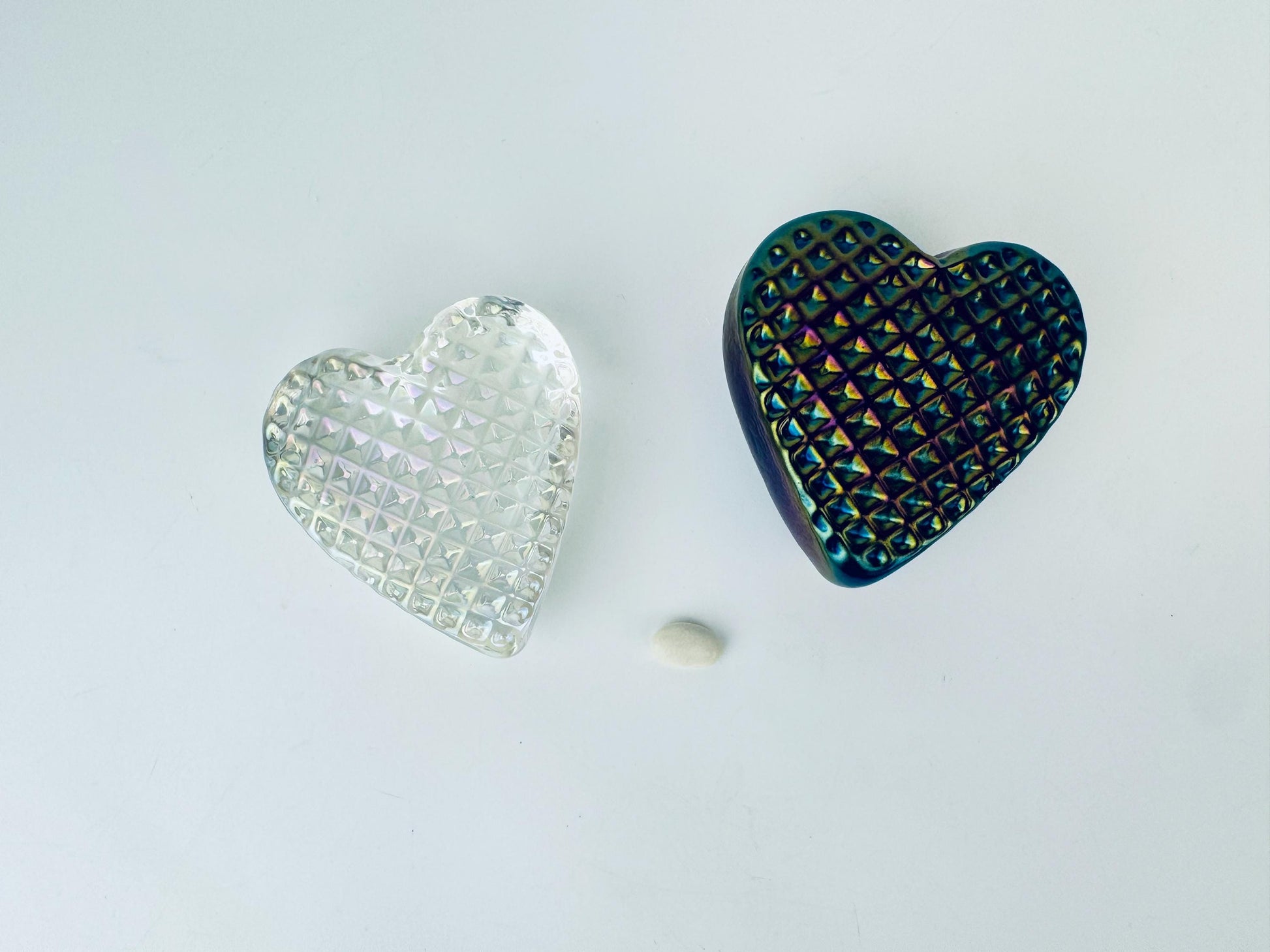 Product image for 'vintage robert held heart shaped iridescent art glass paperweights rainbow clear pattern sold separately' (view 2f2165)