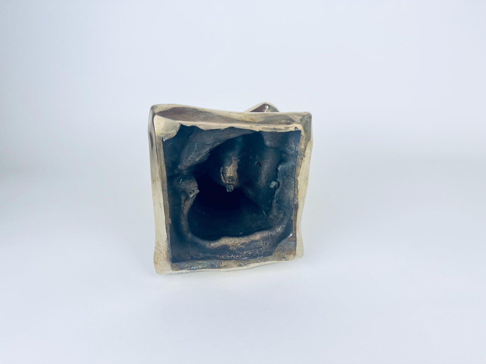Bottom of sculpture