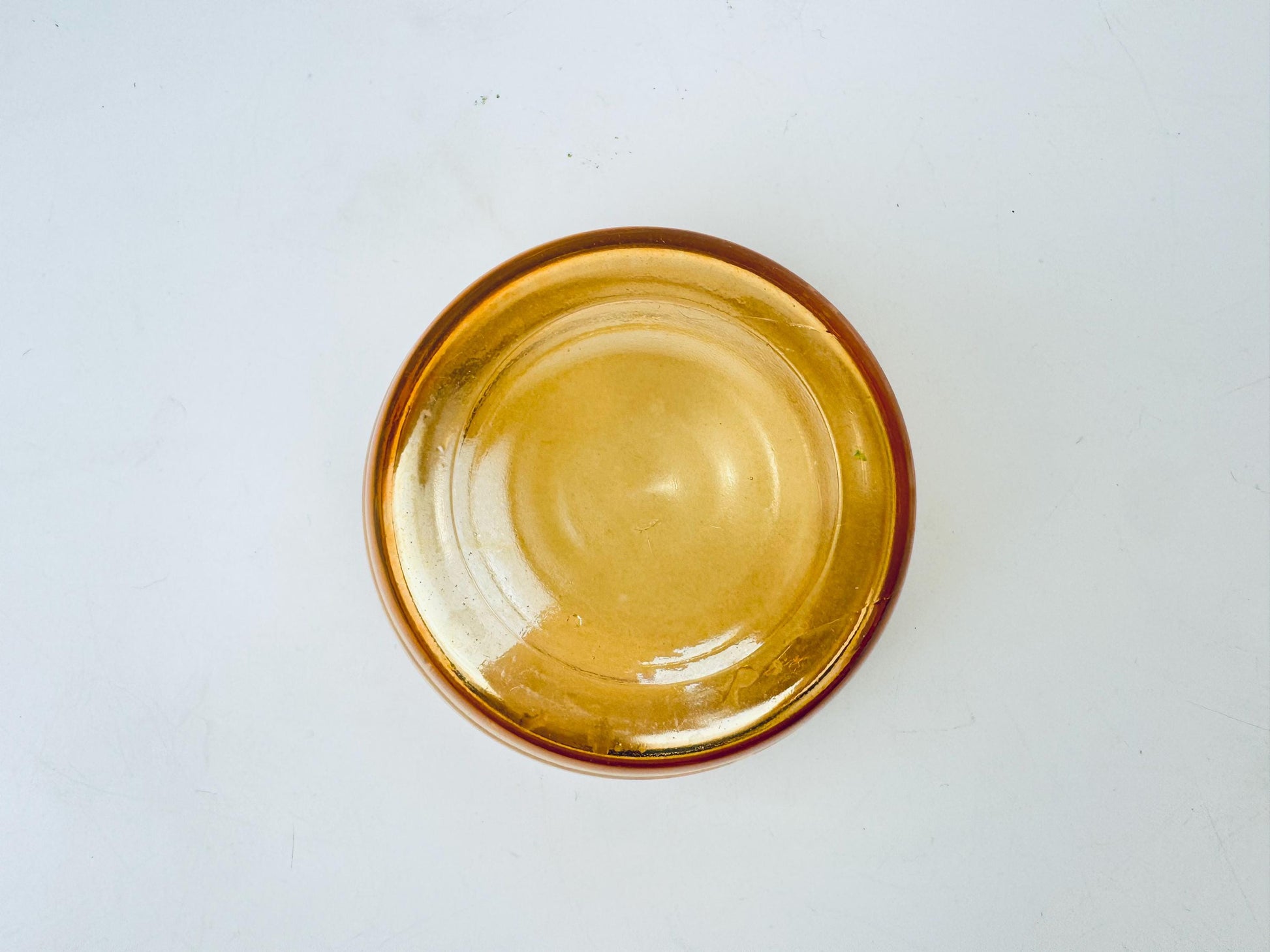 Bottom view of glass dish.