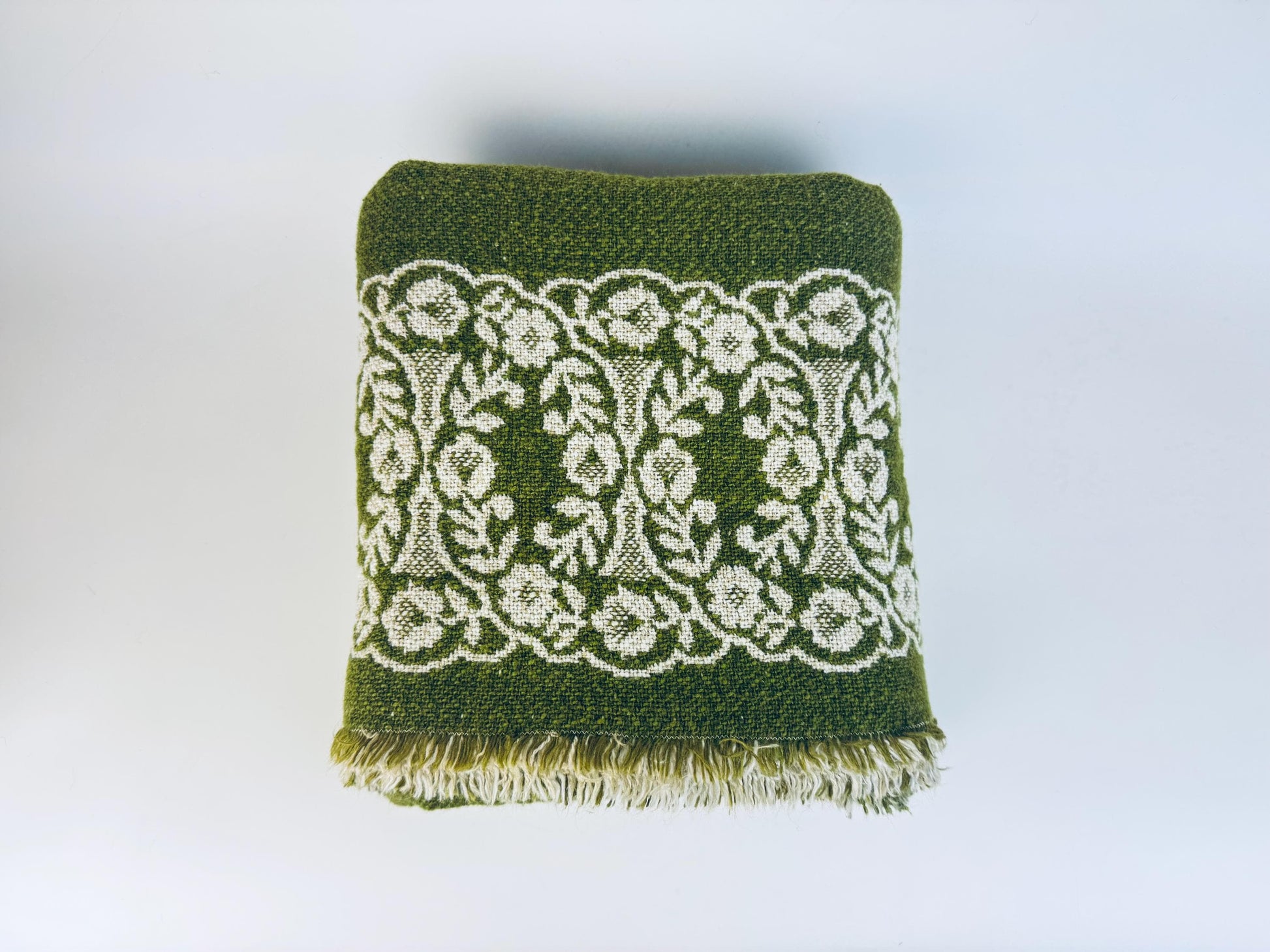 Folded rectangular display highlighting border and center panel