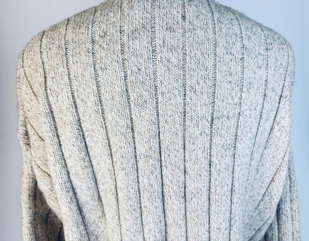Vintage 'WINDRIVER' Outfitting Co. Beige Ribbed V Neck Sweater - Cotton & Wool Blend - Size Large - Made In Canada