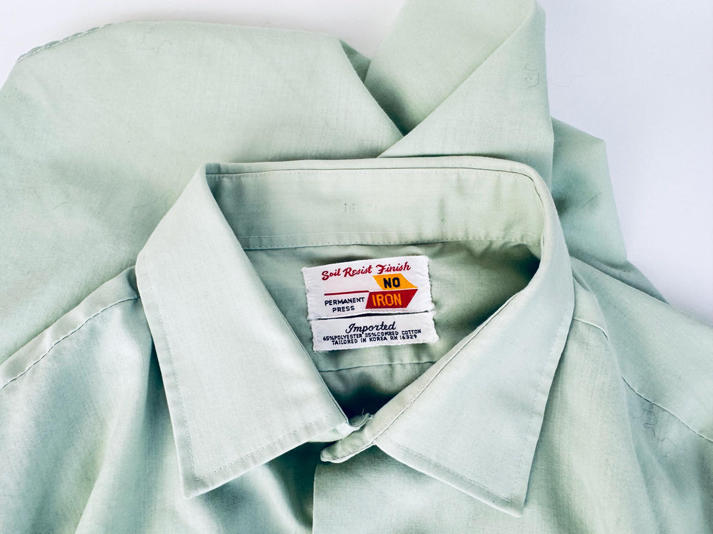 Vintage 1970s Soil-Resist Green Short Sleeve Shirt  Mens Large  Cotton Blend No-Iron Button-Down