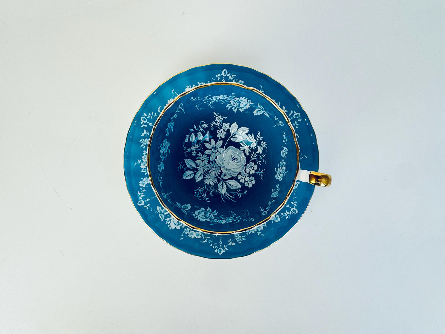 Tasse à thé et soucoupe vintage « AYNSLEY » en porcelaine bleu turquoise, blanc et or – Motif floral rose – Fabriquée en Angleterre