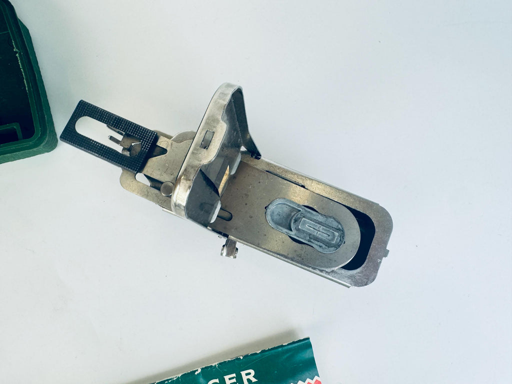 Vintage 1950s Singer Buttonholer 160506 Sewing Machine Attachment in Green Case  Complete with Templates & Accessories - Made In USA