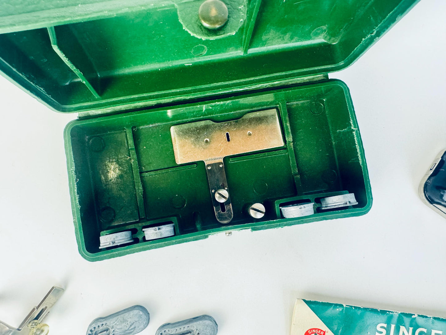 Vintage 1950s Singer Buttonholer 160506 Sewing Machine Attachment in Green Case  Complete with Templates & Accessories - Made In USA