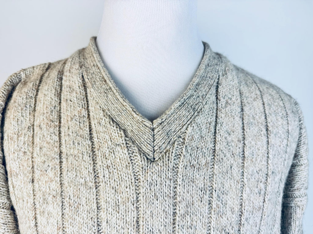 Vintage 'WINDRIVER' Outfitting Co. Beige Ribbed V Neck Sweater - Cotton & Wool Blend - Size Large - Made In Canada