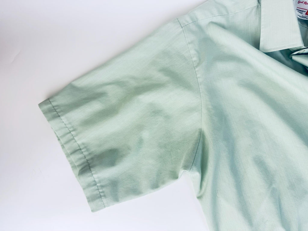 Vintage 1970s Soil-Resist Green Short Sleeve Shirt  Mens Large  Cotton Blend No-Iron Button-Down