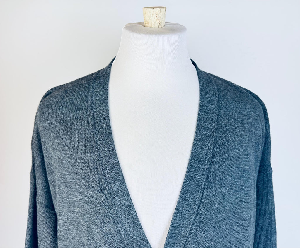 Vintage 1970s Thomas James Grey Knit Acrylic Sweater Cardigan  Made-in-Canada Layering Piece