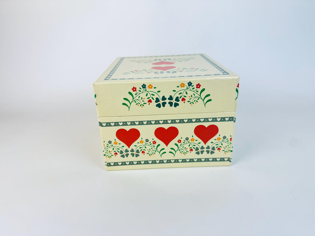 Vintage 1970s Cream & Red Folk Heart Card-File Box with Dividers  Retro Kitchen or Desk Storage
