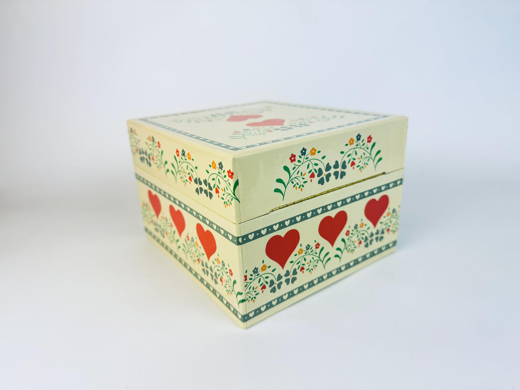 Vintage 1970s Cream & Red Folk Heart Card-File Box with Dividers  Retro Kitchen or Desk Storage