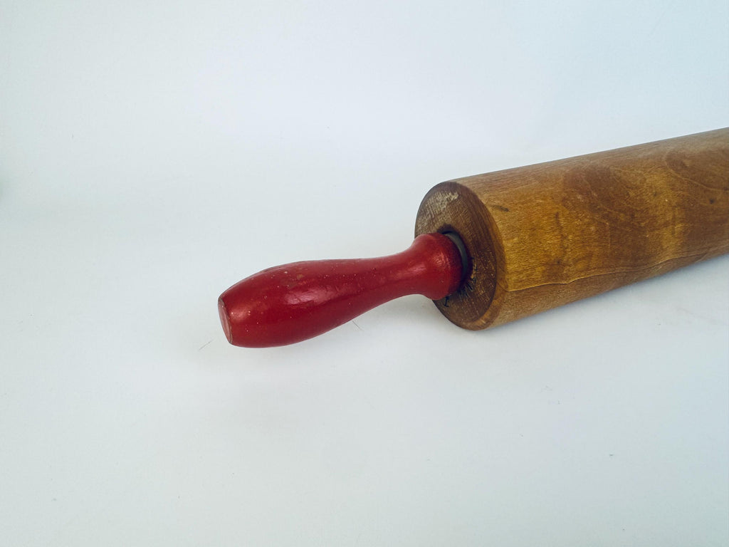Vintage Baribo-Maid Red-Handled Maple Rolling Pin - 1960s Canadian Kitchen Tool - Vintage Baking Deco - Made In Canada