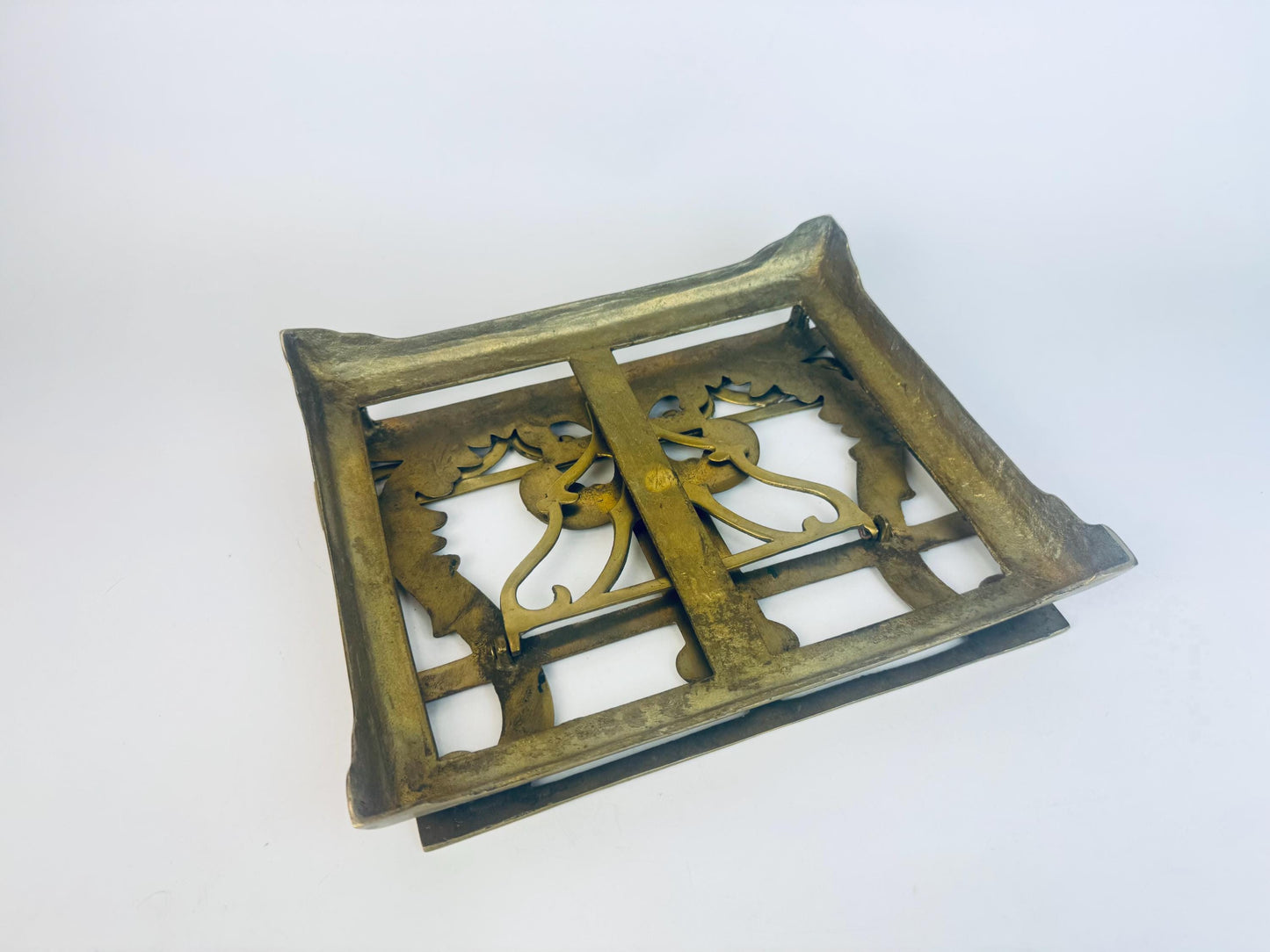 Vintage Brass Adjustable Book Stand  1960s Acanthus-Leaf Scroll Display Easel for Books or Sheet Music