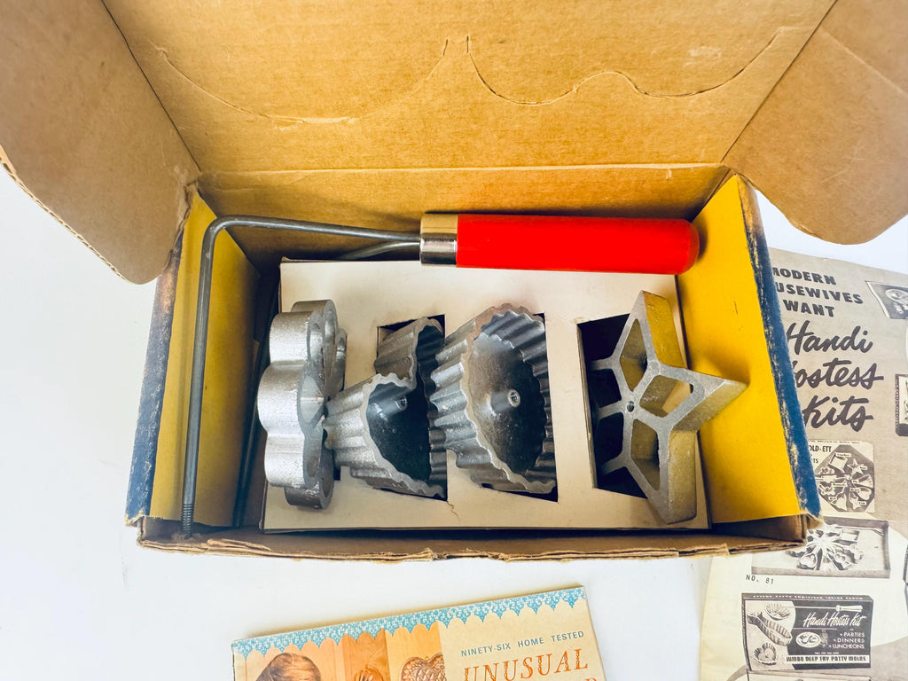 Vintage 1950s Nordic Ware Aluminium Rosette Timbale Iron Set with Box for Baking