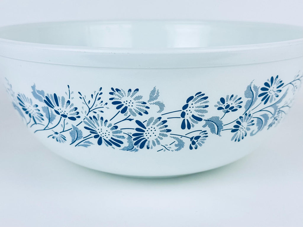 Vintage White & Blue 'Colonial Mist' Pyrex Mixing Bowl - #404 (4 Litre/QT) - Made In USA