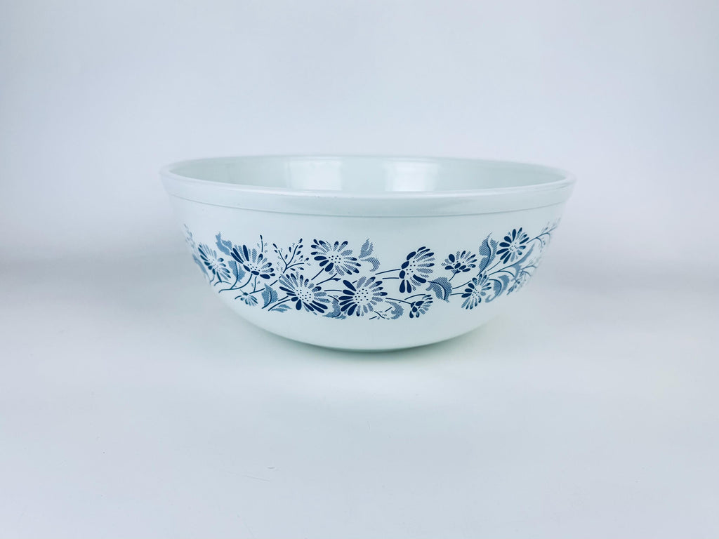 Vintage White & Blue 'Colonial Mist' Pyrex Mixing Bowl - #404 (4 Litre/QT) - Made In USA