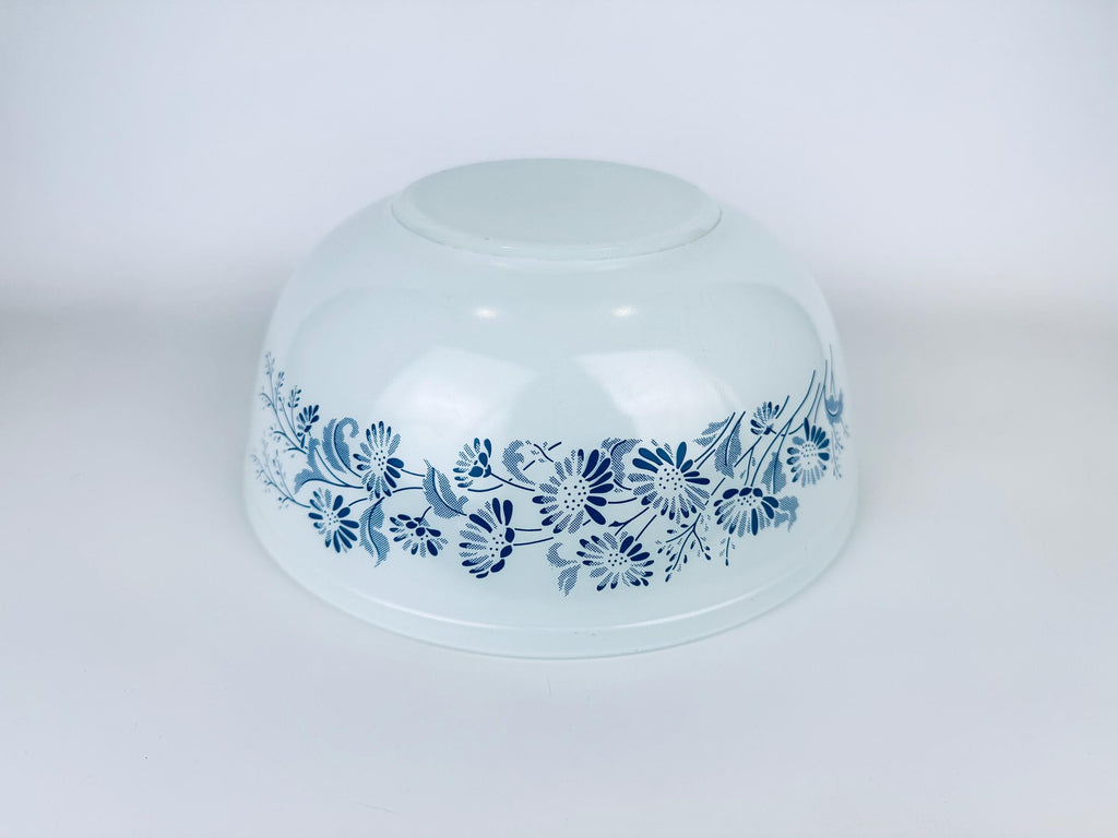Vintage White & Blue 'Colonial Mist' Pyrex Mixing Bowl - #404 (4 Litre/QT) - Made In USA
